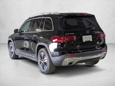 Certified 2025 Mercedes-Benz GLB 250 image 10