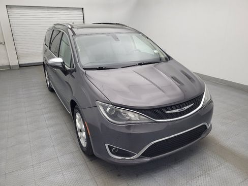Used 2020 Chrysler Pacifica Limited image 13