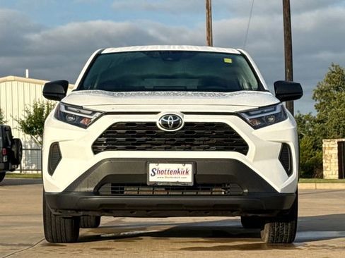 Used 2024 Toyota RAV4 LE FWD image 2
