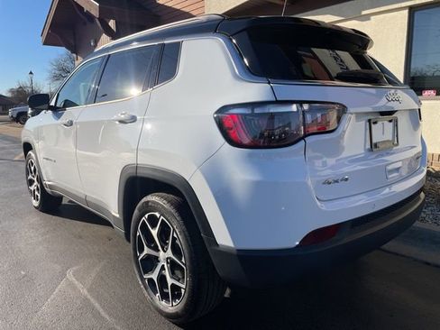 Used 2024 Jeep Compass Limited AWD/4WD image 8