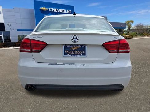 Used 2013 Volkswagen Passat 2.5 SE FWD image 22
