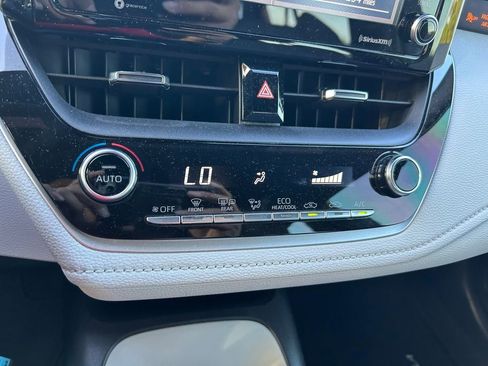 Used 2021 Toyota Corolla SE image 25