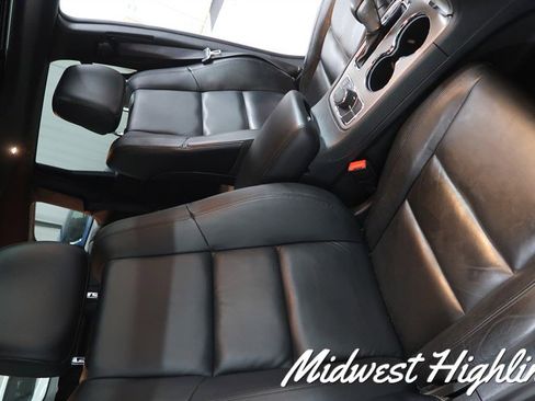 Used 2021 Jeep Grand Cherokee Limited image 37