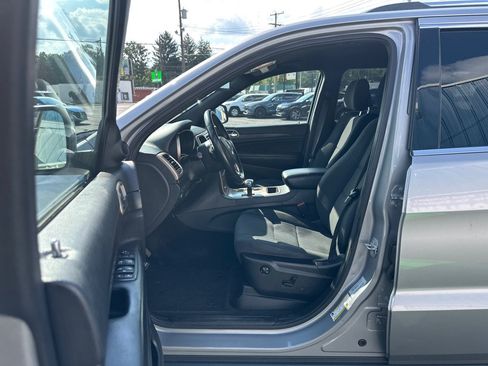 Used 2015 Jeep Grand Cherokee Laredo w/ Quick Order Package 23E AWD/4WD image 11