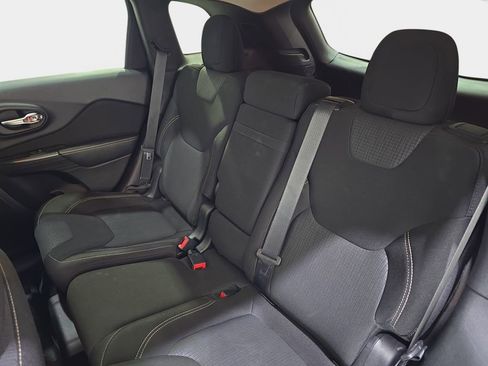 Used 2015 Jeep Cherokee Latitude image 14