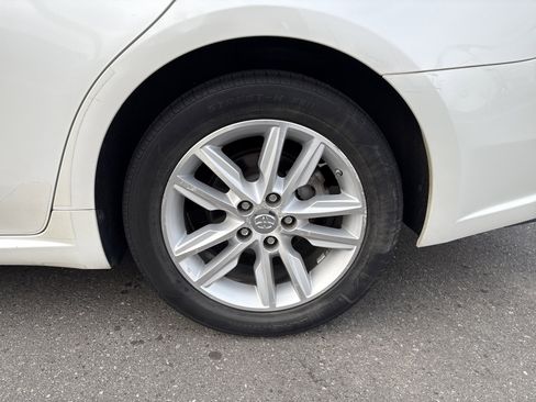 Used 2015 Toyota Avalon XLE image 13