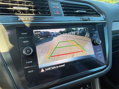 Used 2022 Volkswagen Tiguan SE R-Line image 13