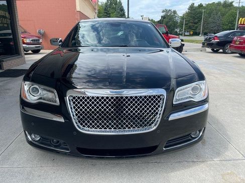 Used 2012 Chrysler 300 Limited w/ Luxury Group RWD image 5