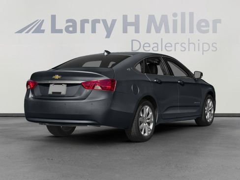 Used 2018 Chevrolet Impala LT FWD image 2