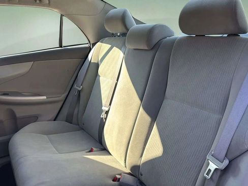 Used 2010 Toyota Corolla S image 16