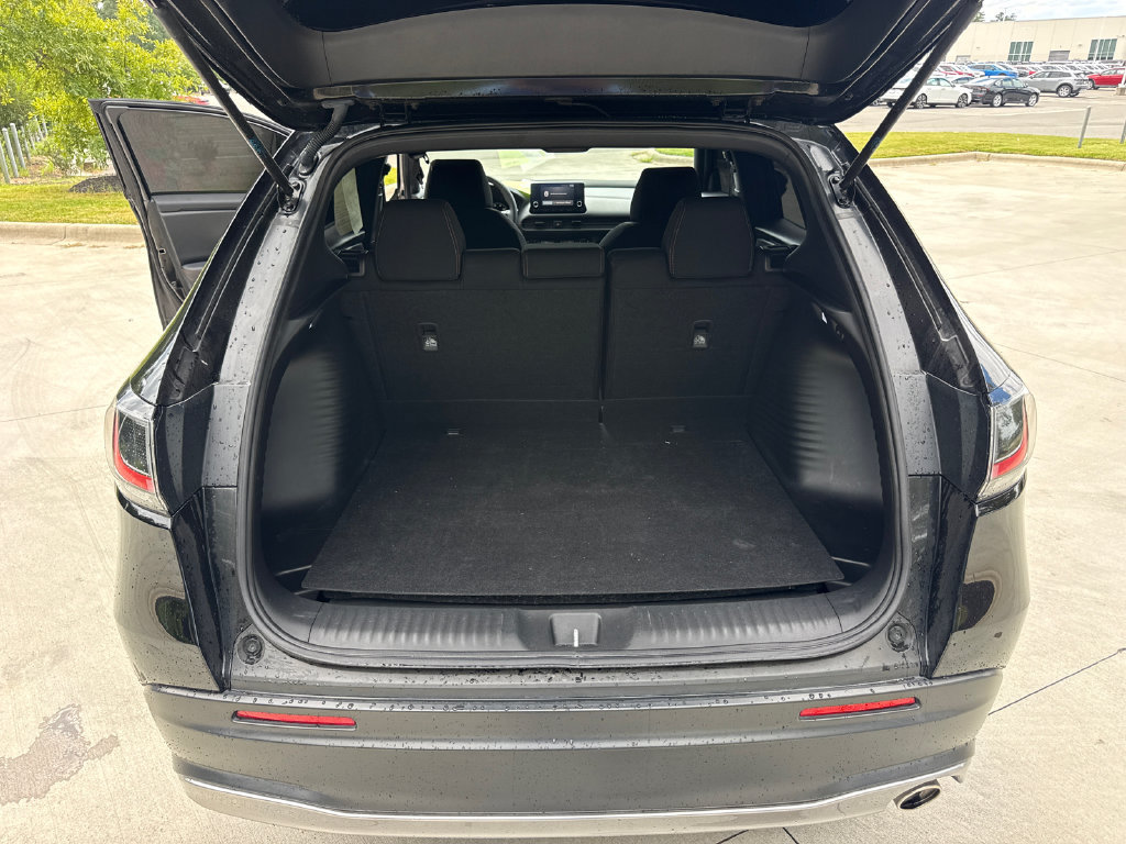 Certified 2025 Honda HR-V Sport image 33