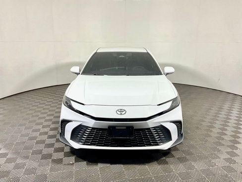 Used 2025 Toyota Camry SE AWD/4WD image 9