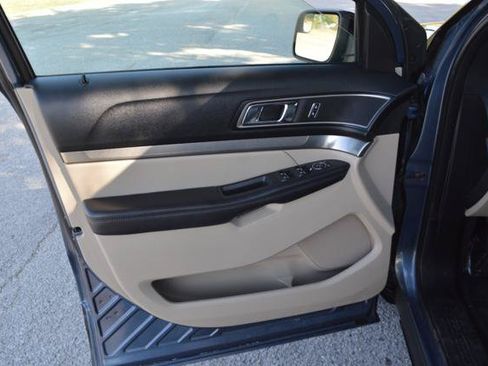 Used 2018 Ford Explorer XLT w/ Equipment Group 202A FWD image 11