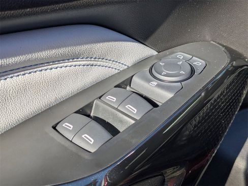 Used 2025 Chevrolet Trax LT w/ LT Convenience Package image 15