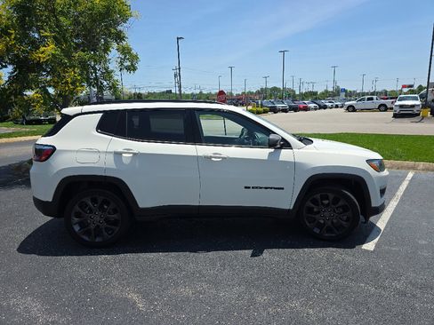 Used 2021 Jeep Compass Latitude w/ Driver Assistance Group FWD image 7