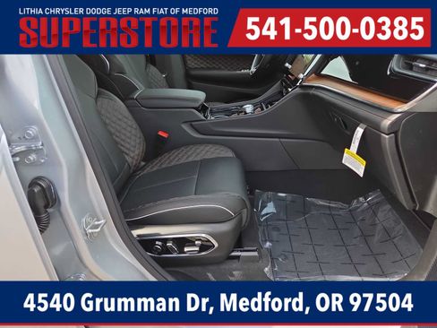 New 2026 Jeep Grand Cherokee Summit AWD/4WD image 22