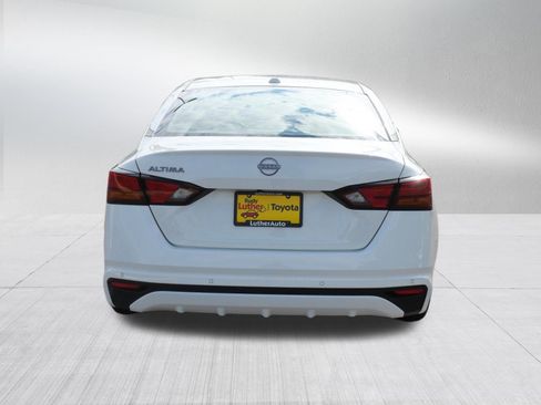 Used 2025 Nissan Altima 2.5 SV FWD image 6