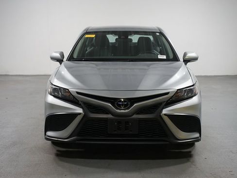 Used 2023 Toyota Camry SE image 2