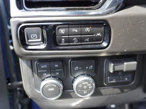 Used 2026 GMC Yukon XL Elevation w/ Elevation Premium Package image 27