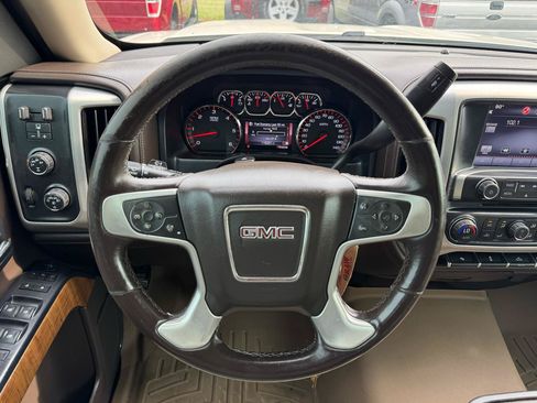 Used 2015 GMC Sierra 1500 SLT w/ SLT Preferred Package AWD/4WD image 19