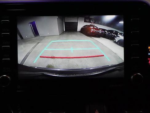 Used 2021 Toyota C-HR XLE FWD image 26