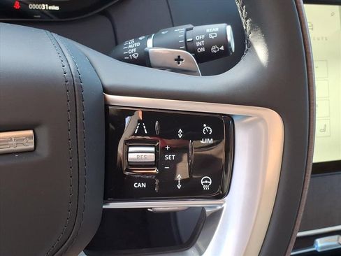 New 2025 Land Rover Range Rover SE image 18