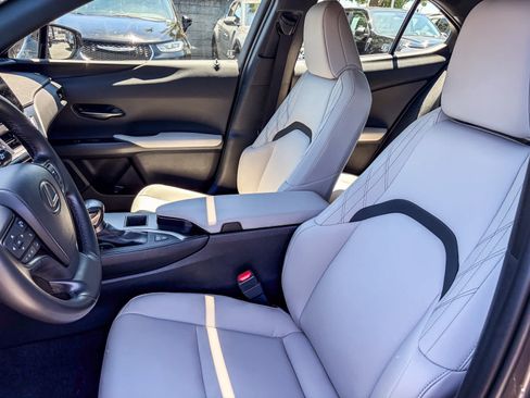 Certified 2024 Lexus UX 250h FWD image 17