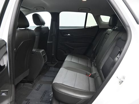 Used 2025 Chevrolet Trax LT FWD image 24