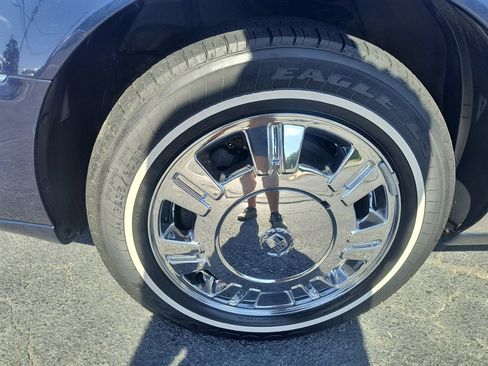 Used 2010 Cadillac DTS Limousine image 9