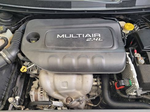 Used 2015 Chrysler 200 Limited FWD image 30