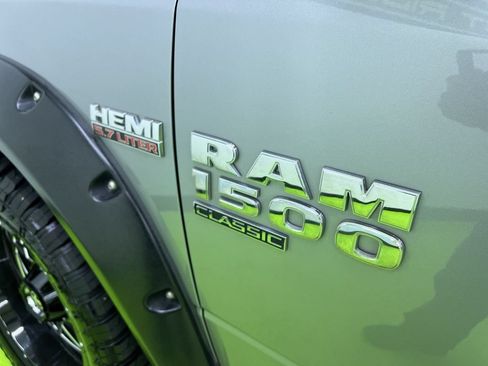 Used 2019 RAM 1500 Classic SLT AWD/4WD image 15