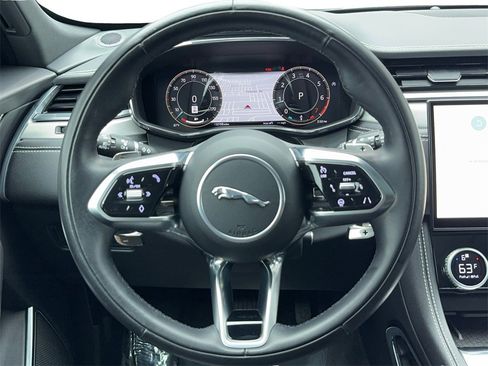 Used 2024 Jaguar F-PACE R-Dynamic S image 18