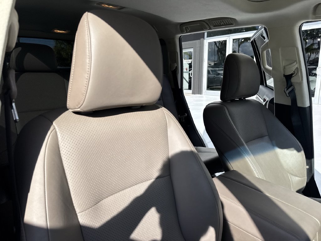 Used 2023 Lexus GX 460 Luxury w/ Accessory Package AWD/4WD image 46