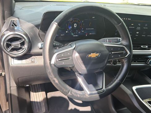 Used 2025 Chevrolet Equinox LT AWD/4WD image 18