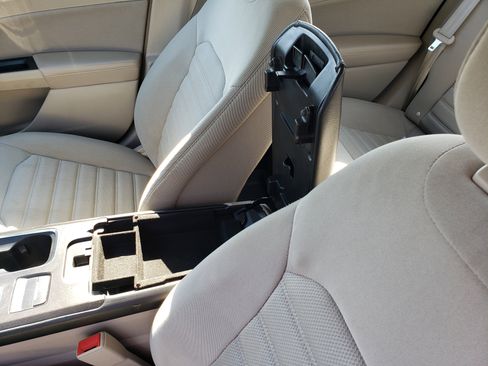 Used 2018 Ford Fusion SE w/ Fusion SE Technology Package FWD image 25