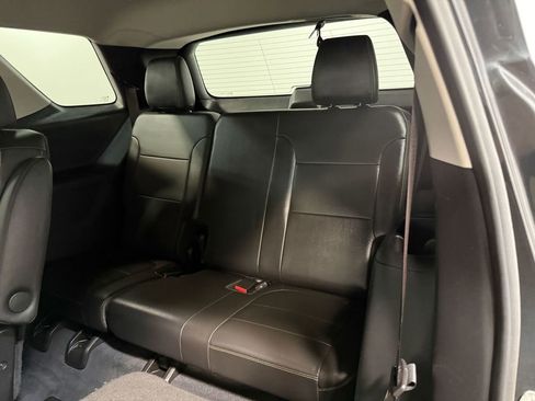 Used 2021 Chevrolet Traverse LT w/ LT Premium Package AWD/4WD image 49