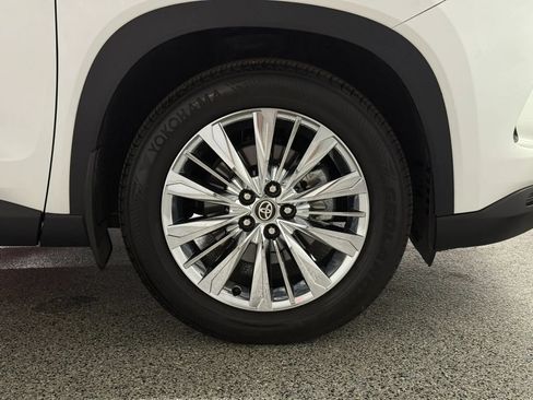 Used 2024 Toyota Grand Highlander AWD image 78