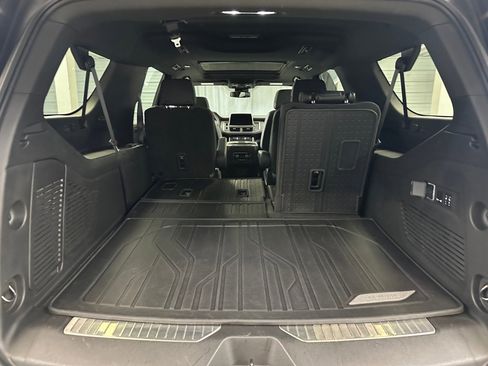 Used 2023 Chevrolet Suburban RST w/ Sport Performance Package image 28