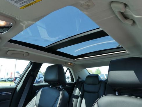 Used 2023 Chrysler 300 Touring L w/ Popular Equipment Group RWD image 26