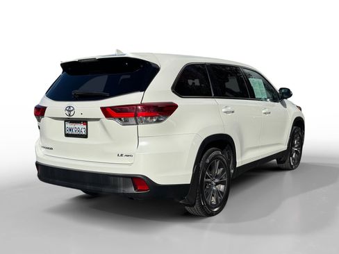 Used 2019 Toyota Highlander AWD V6 image 5