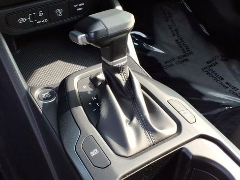 Used 2025 Kia K4 LXS image 17