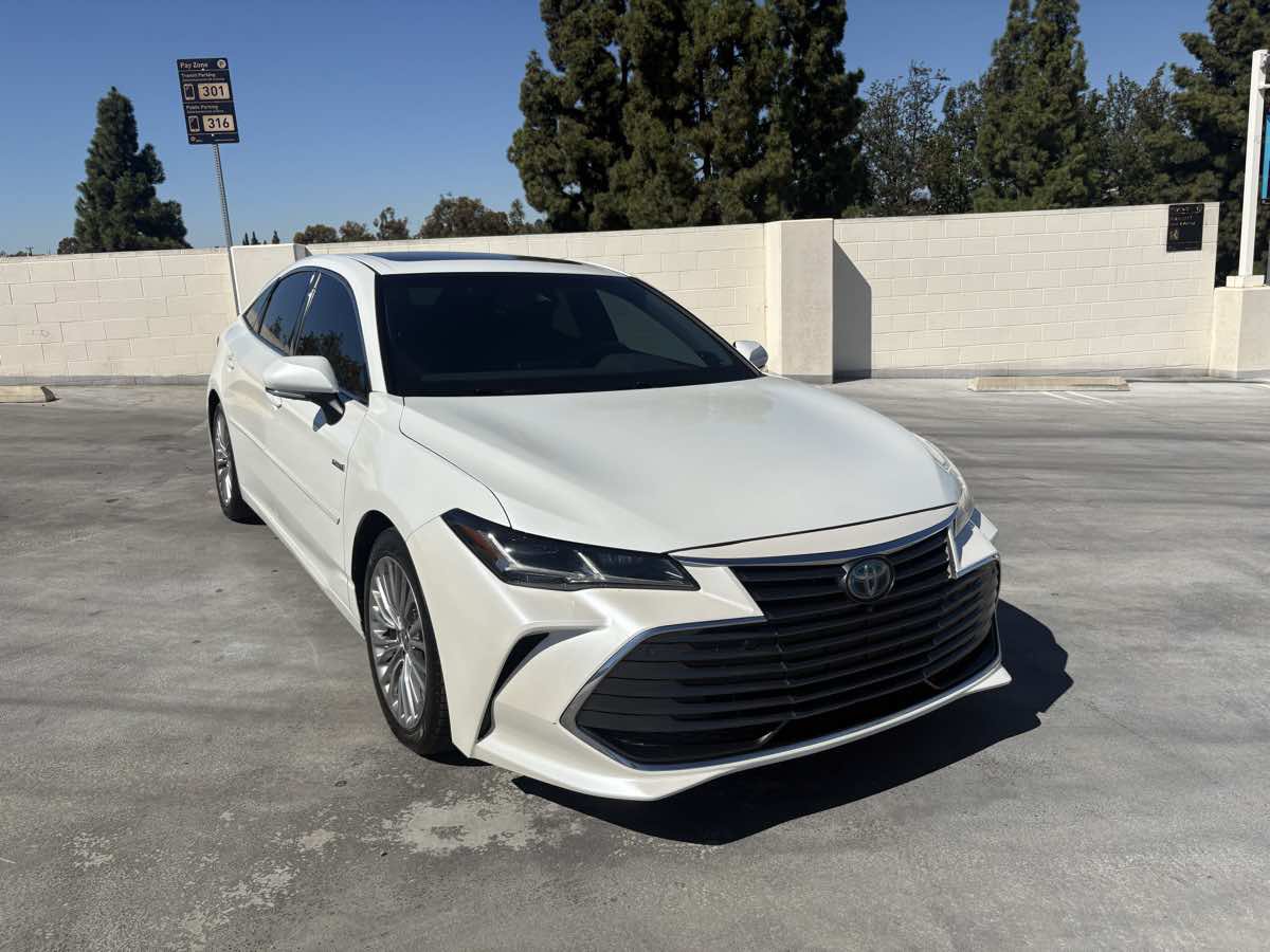 Used 2020 Toyota Avalon Limited w/ Advanced Safety Package FWD image 37