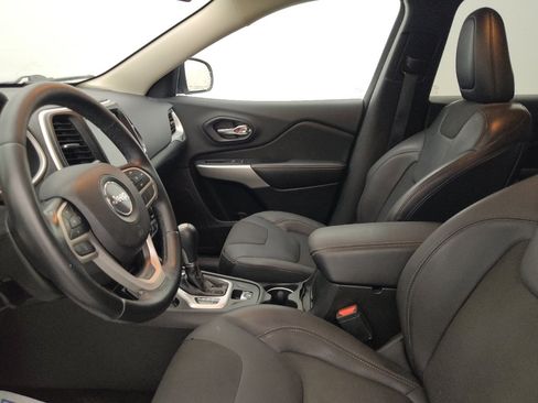 Used 2018 Jeep Cherokee Latitude Plus image 17