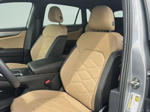 Certified 2026 Volkswagen Atlas Cross Sport SE FWD image 25