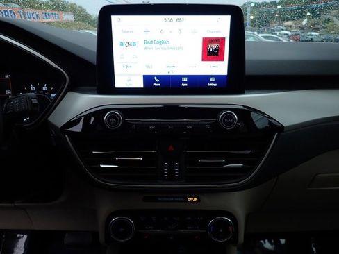 Certified 2022 Ford Escape SE w/ Cold Weather Package image 28