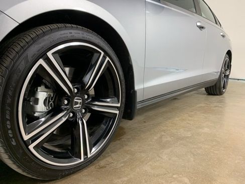 Used 2025 Honda Accord Sport image 2