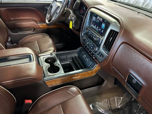 Used 2015 Chevrolet Silverado 1500 High Country w/ High Country Premium Package AWD/4WD image 17