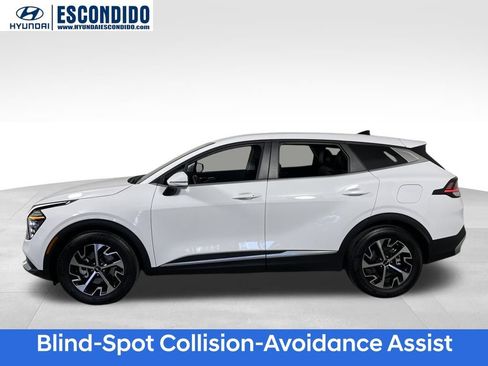 Used 2025 Kia Sportage EX image 2