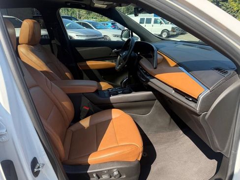 Used 2024 Cadillac XT4 Sport AWD/4WD image 16