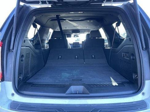 Used 2023 GMC Yukon XL SLT image 26